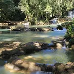 Seacret Studios - Cozy Jamaican Retreat Apts