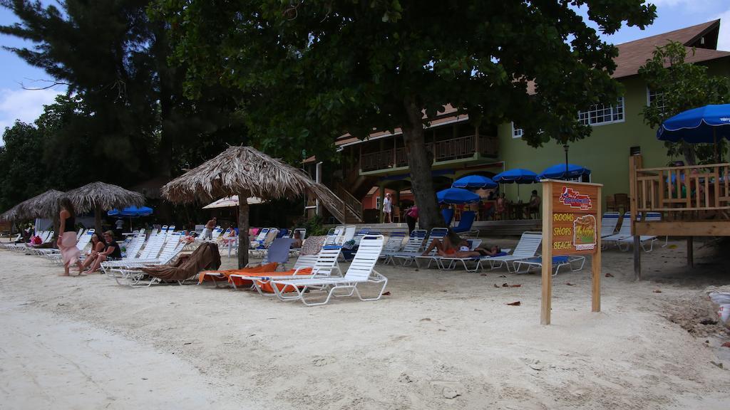 The Boardwalk Village 3* Negril