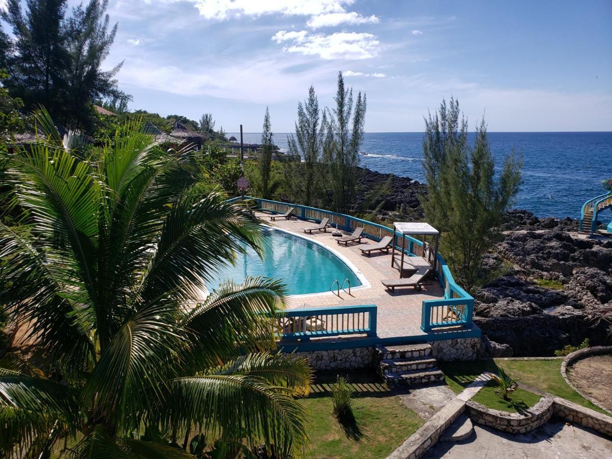 Huts Apartment Negril