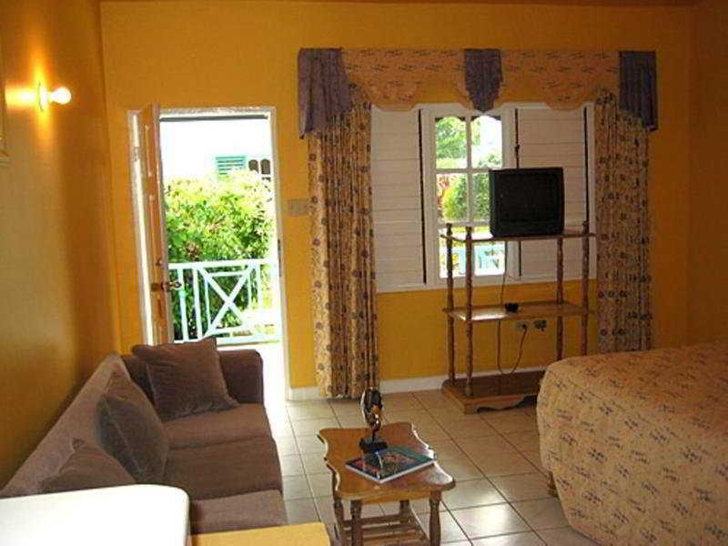 Coral Seas Hotel 2*