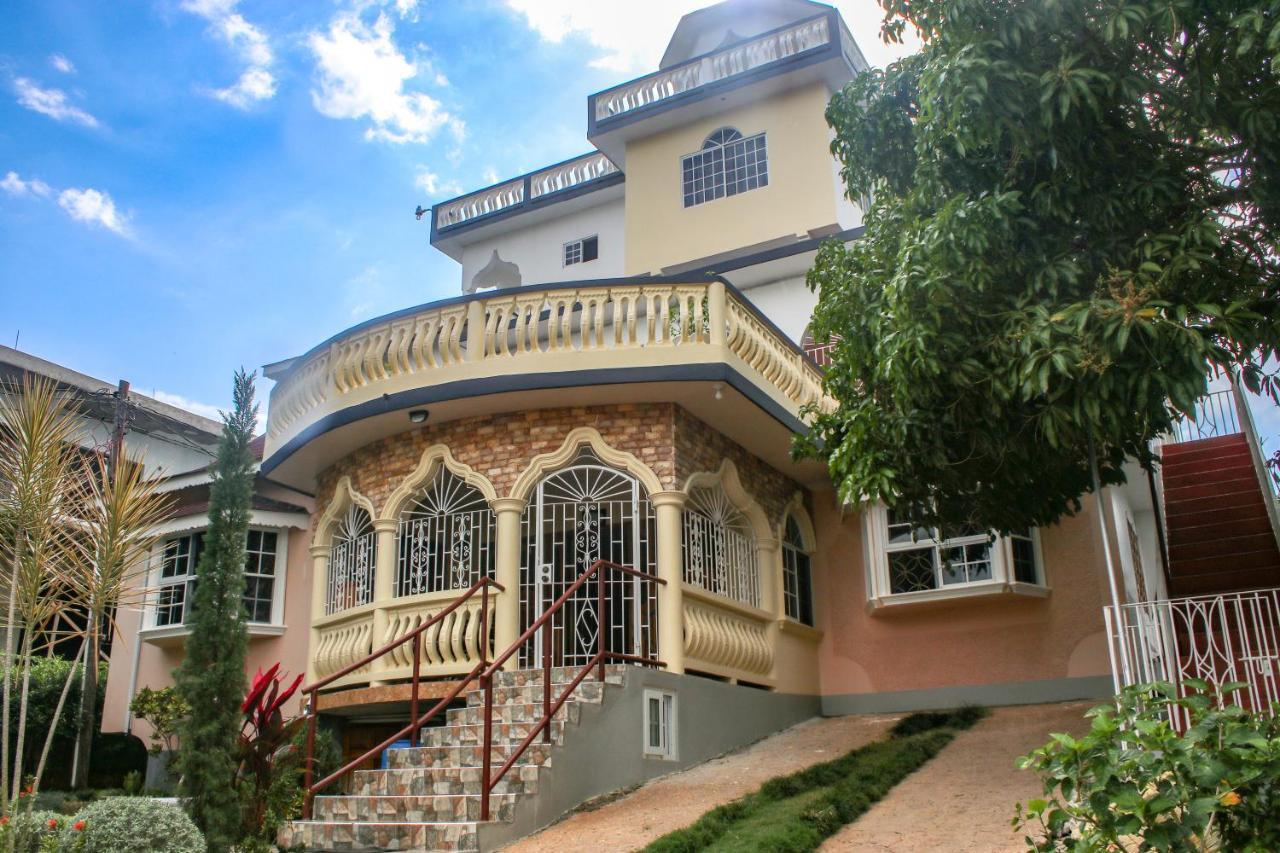 Van Villa Guesthouse Guest house *