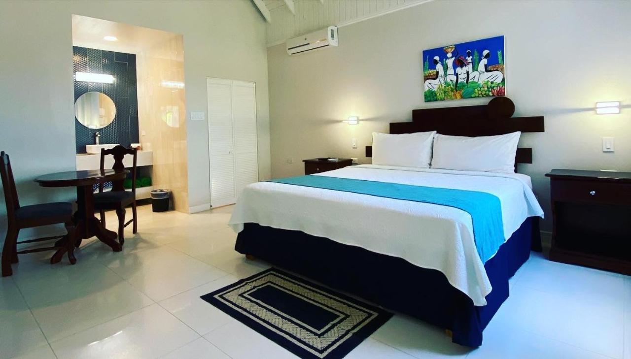 The Boardwalk Village 4* Negril