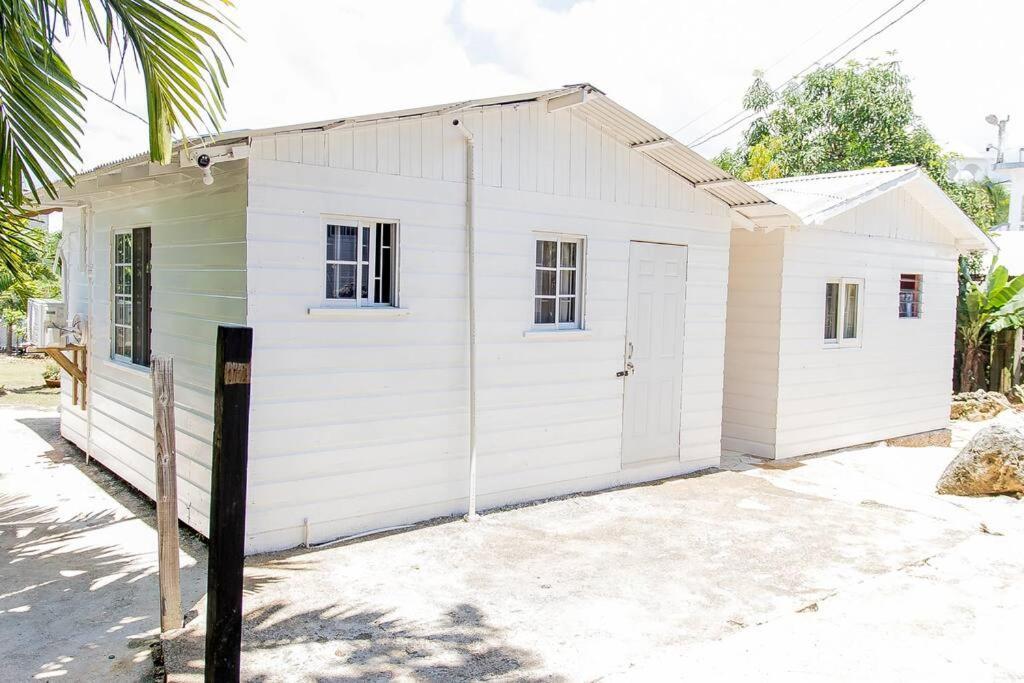 Cozy With Nature Views & Modern Amenities *