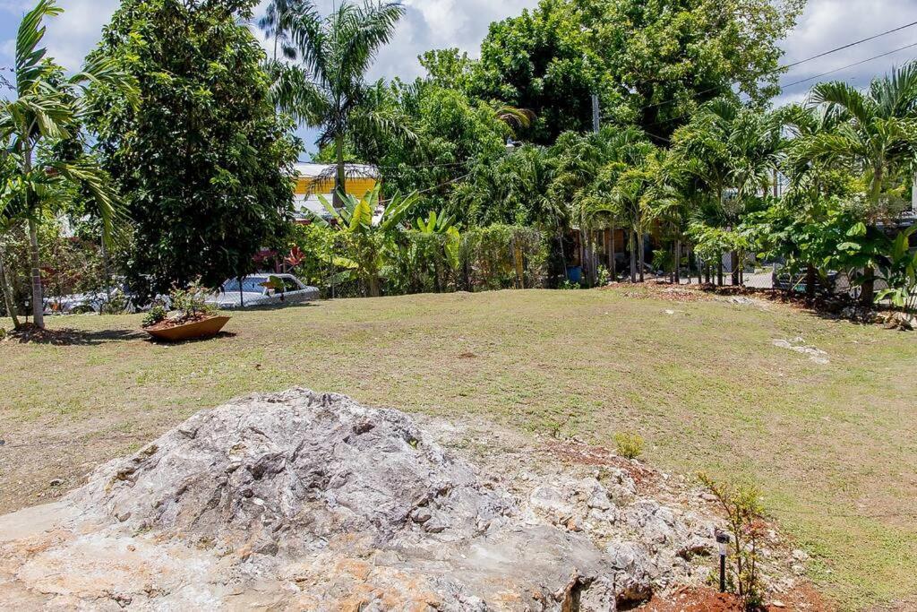 Cozy With Nature Views & Modern Amenities Villa *