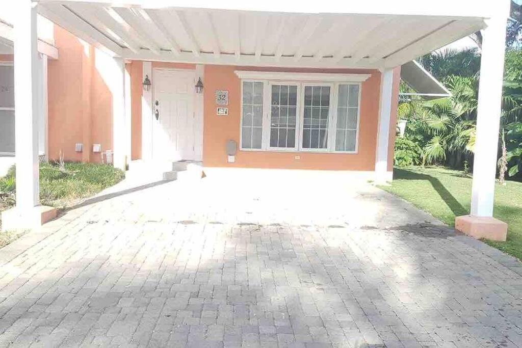 Irie Vibes By The Apartment Negril