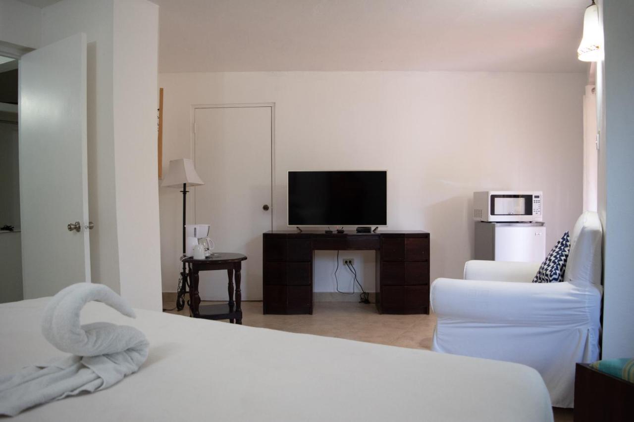 Vickitini Beachfront Hotel Negril