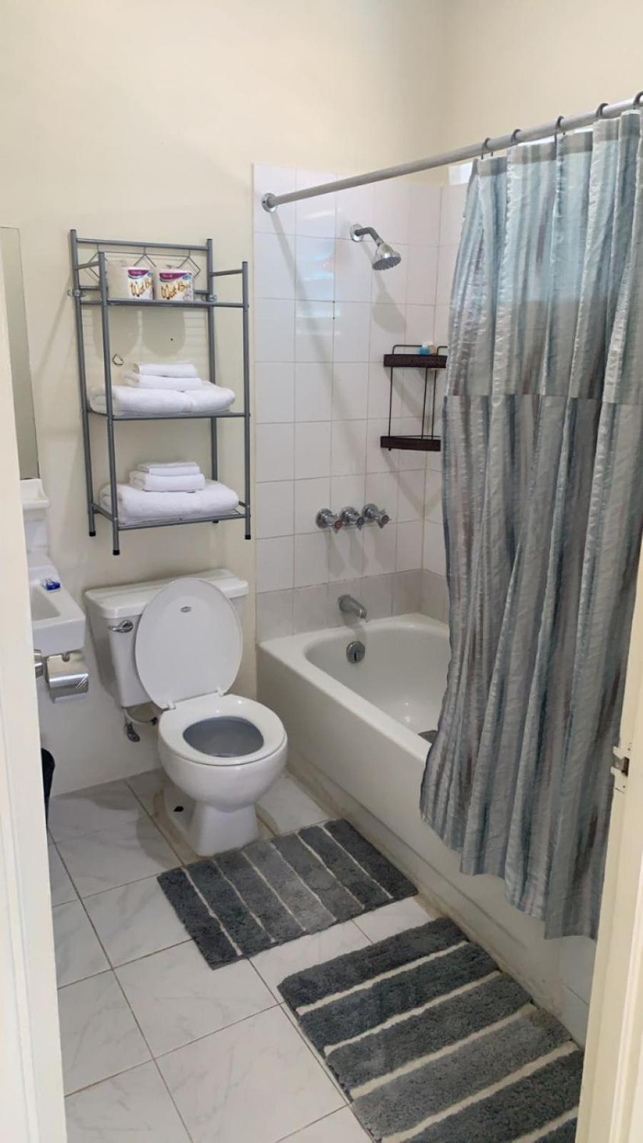 Guest house The At West End *