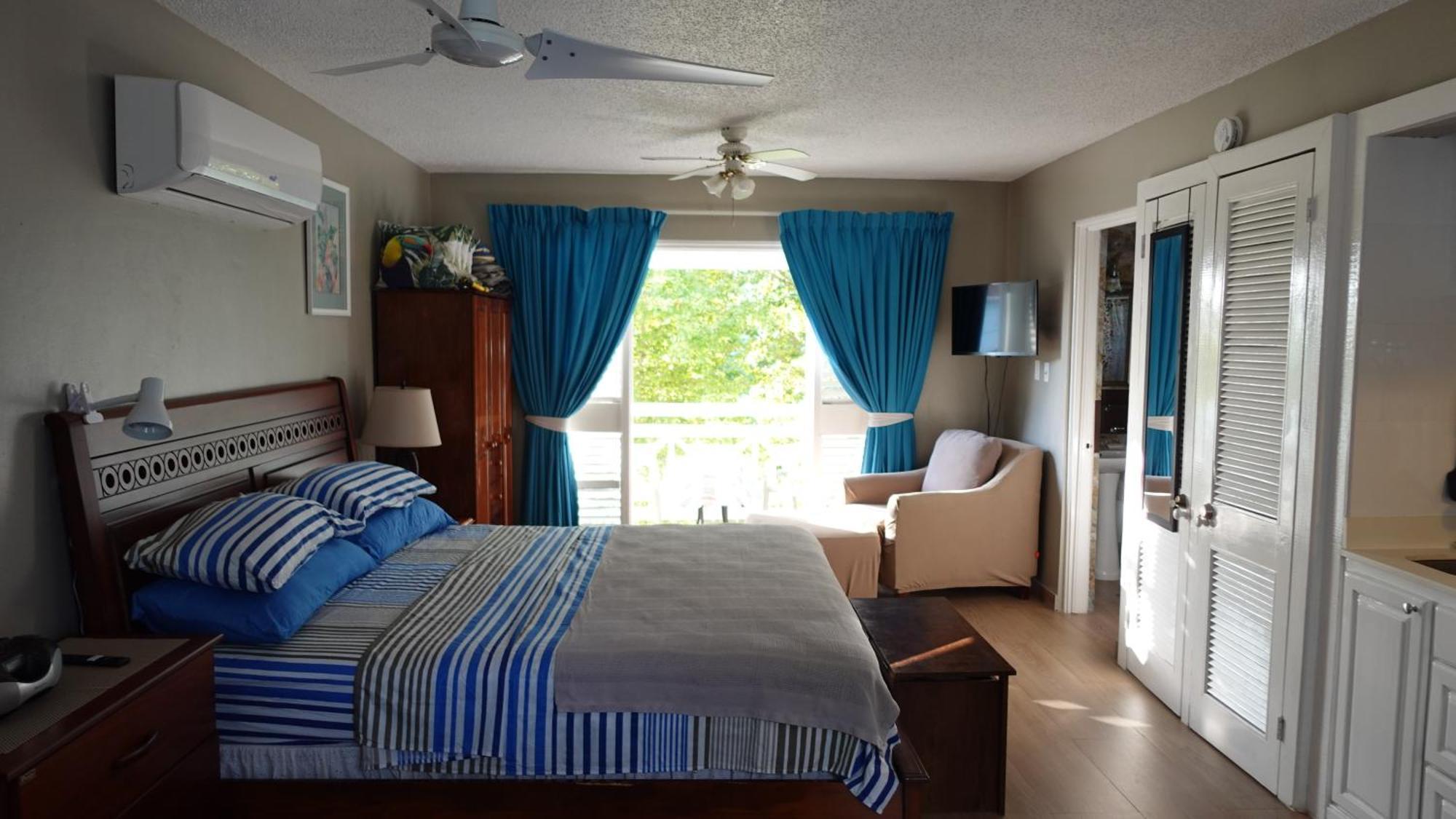 Point Village Holiday park 3*