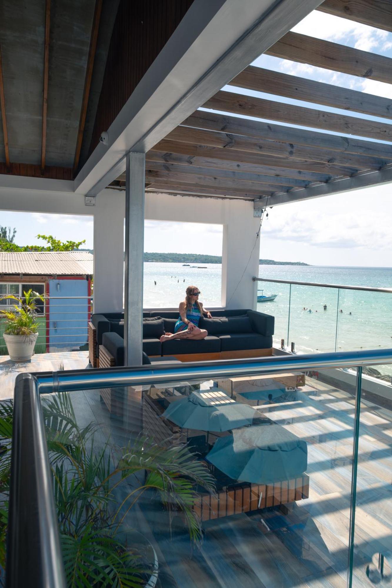Blue Skies Hotel 4*