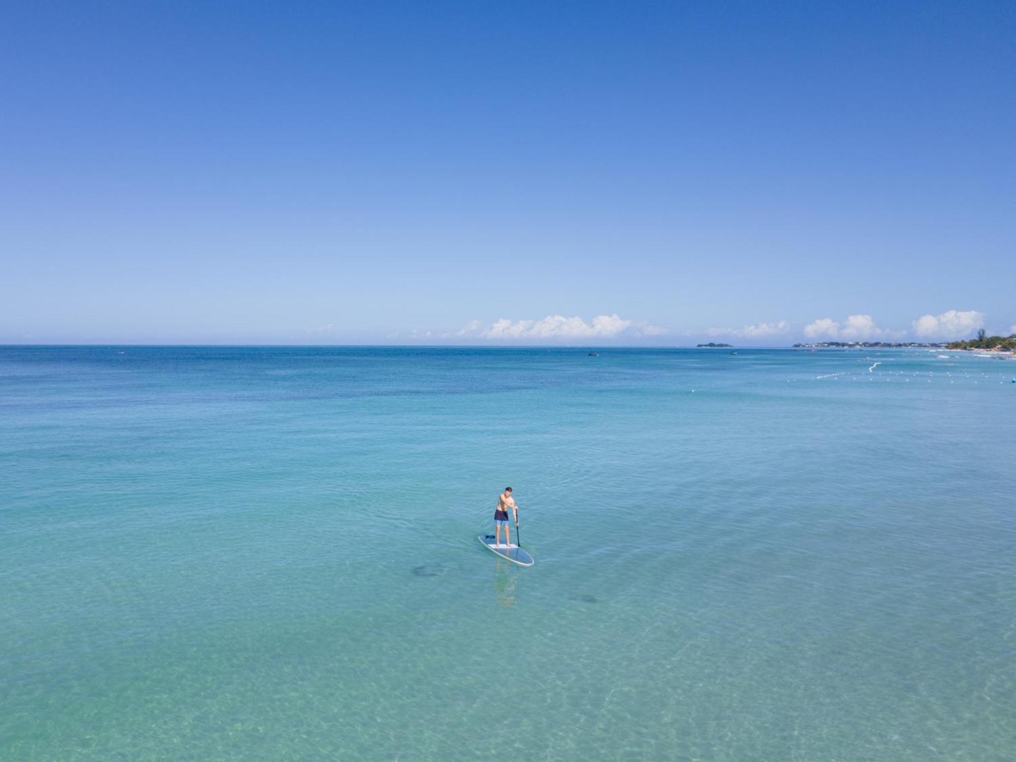 Hotel Blue Skies Negril