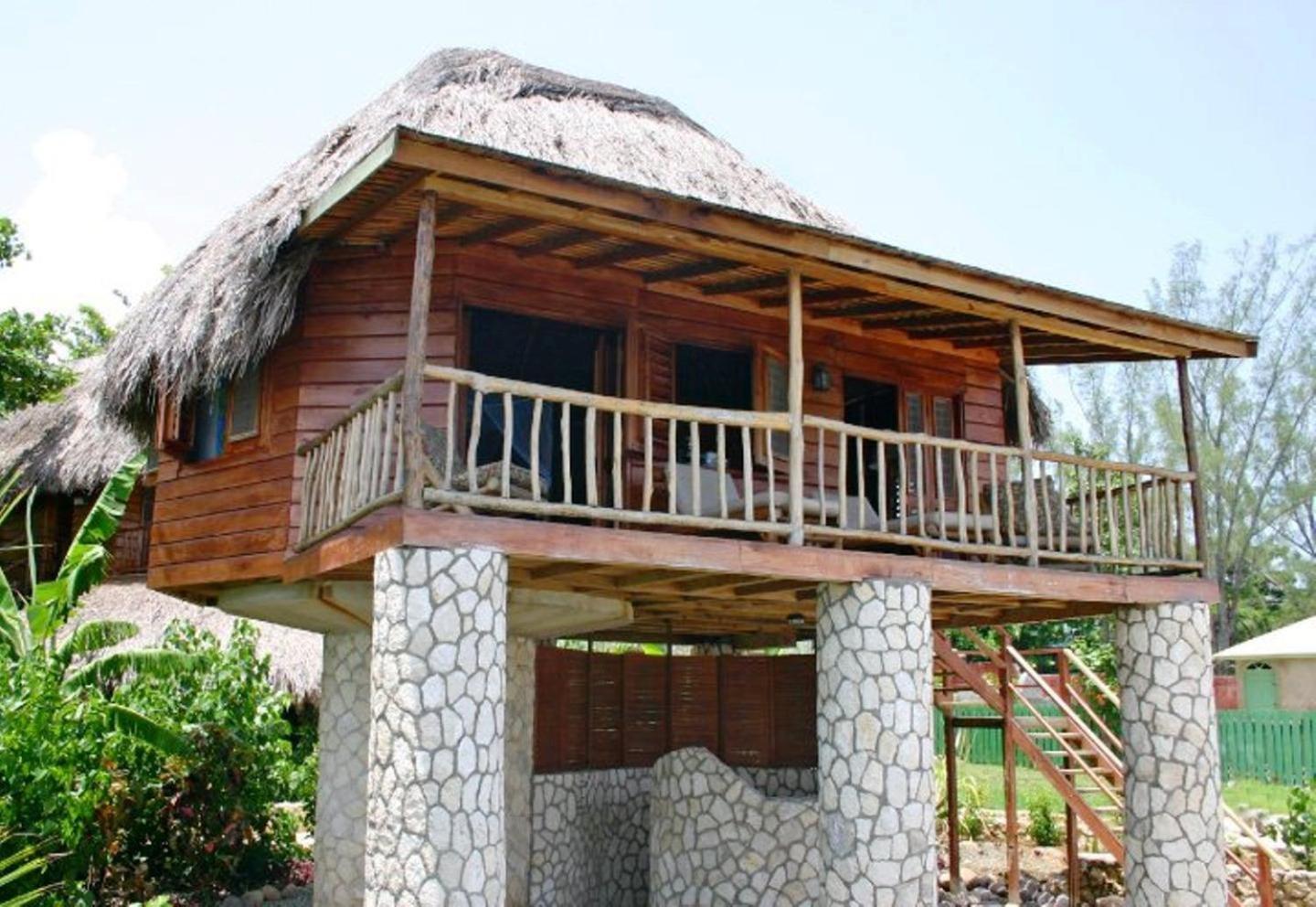 Hotel Tensing Pen