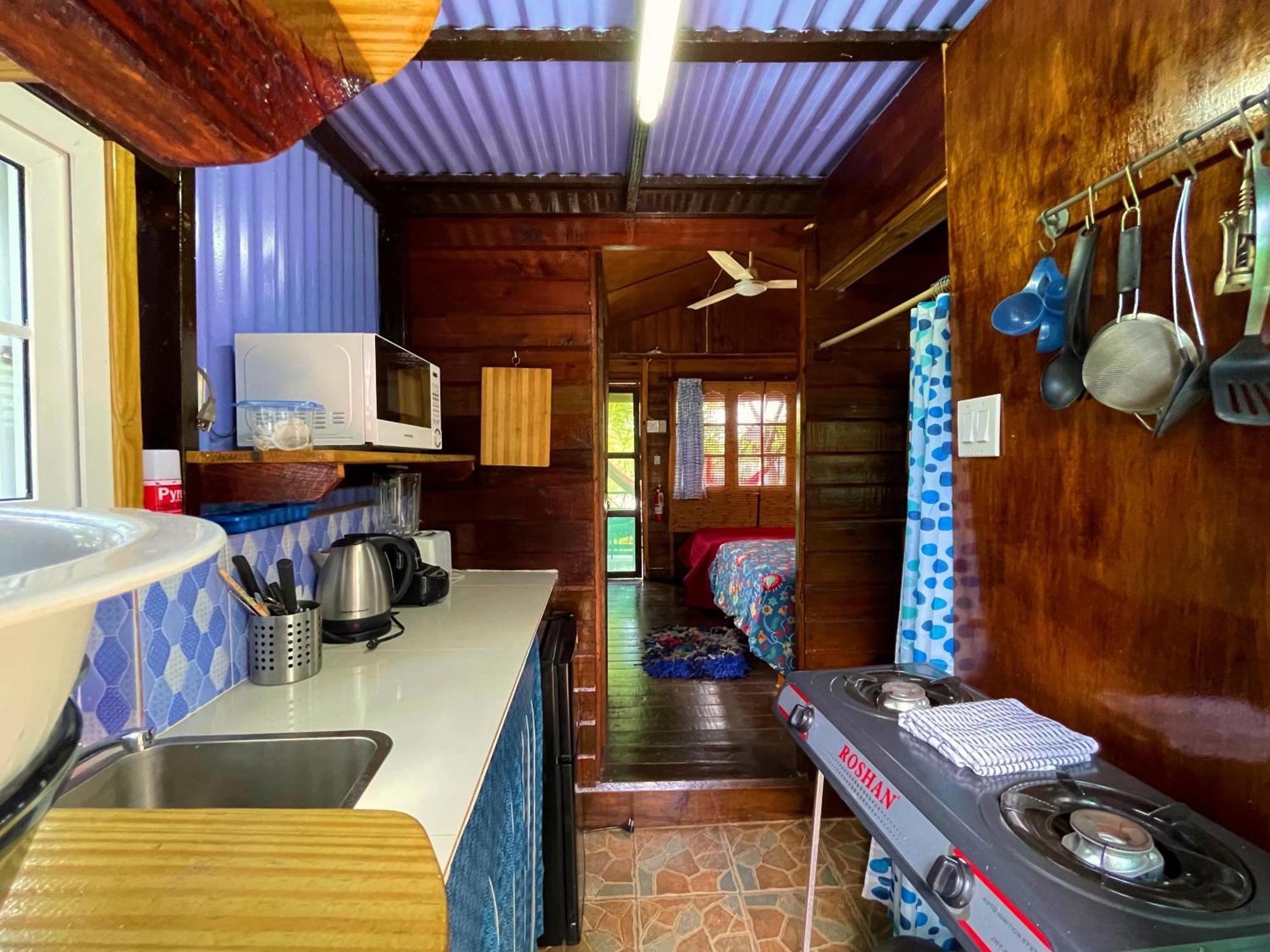 Judy House Cottages And Rooms Hostel *