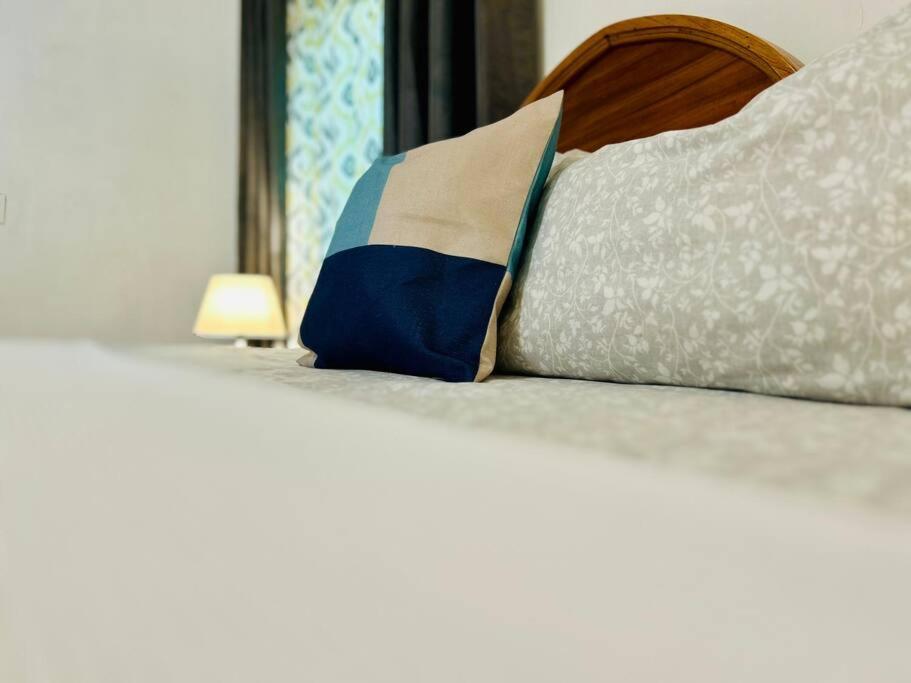 Luxury 1br In Steps From * Negril