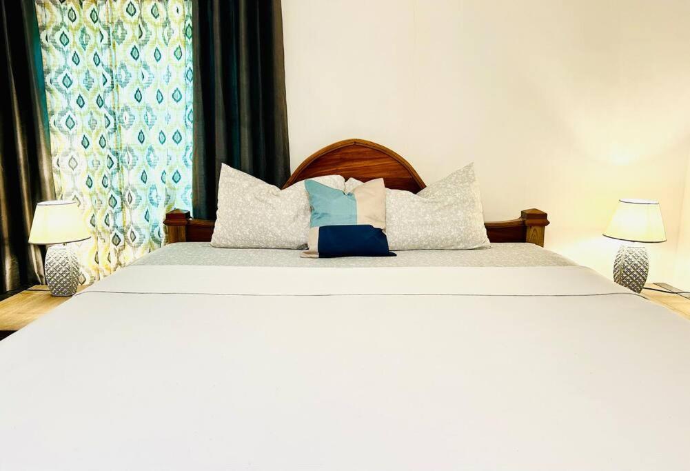Luxury 1br In Steps From Negril