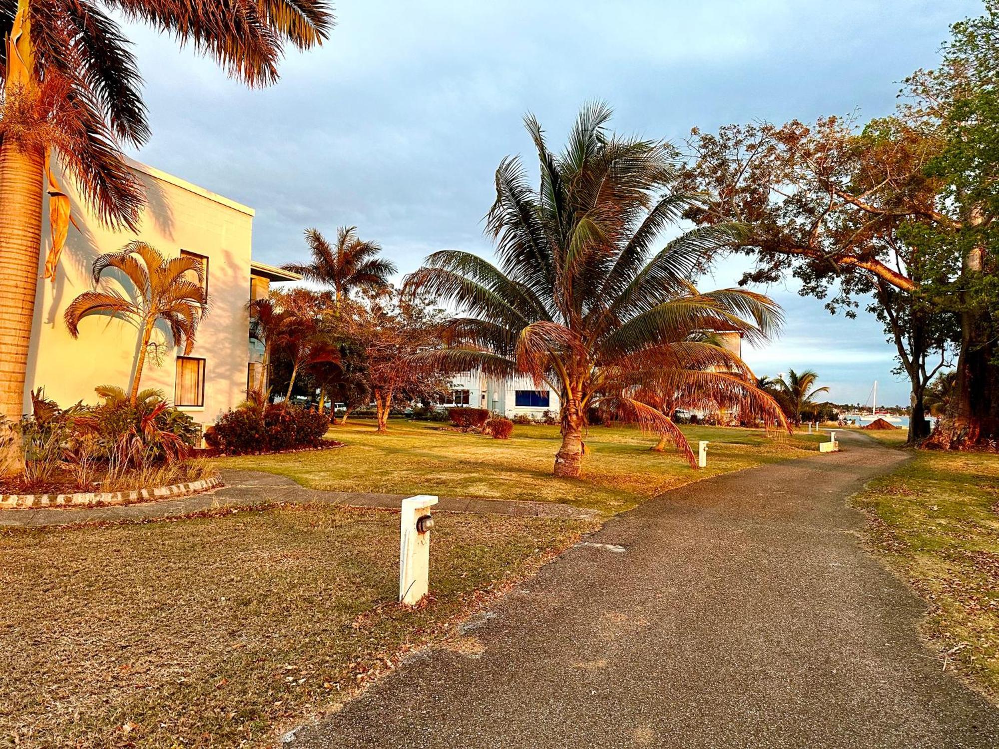 Casa Mire-lee, Seaside Serenity At 7 Miles Beach, Point Village Apartment Negril