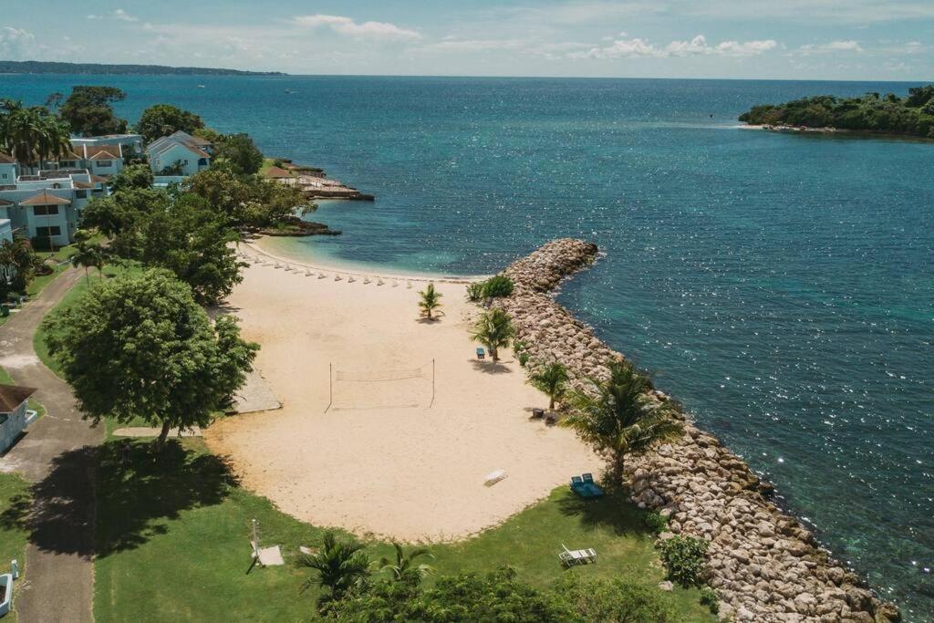 Apartment Palm Point - Townhouse Steps From The Beach! Negril