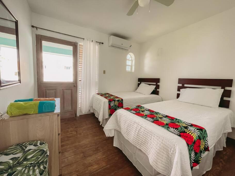 Palm Point - Townhouse Steps From The Beach! *