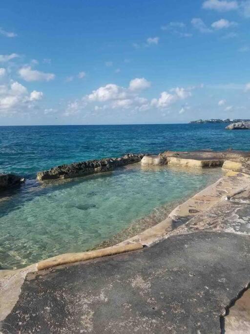 Palm Point - Townhouse Steps From The Beach! *