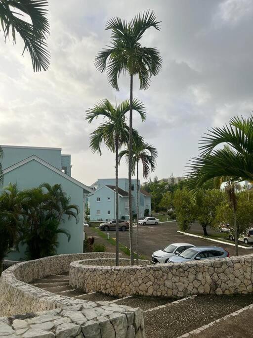 Palm Point - Townhouse Steps From The Beach! * Negril