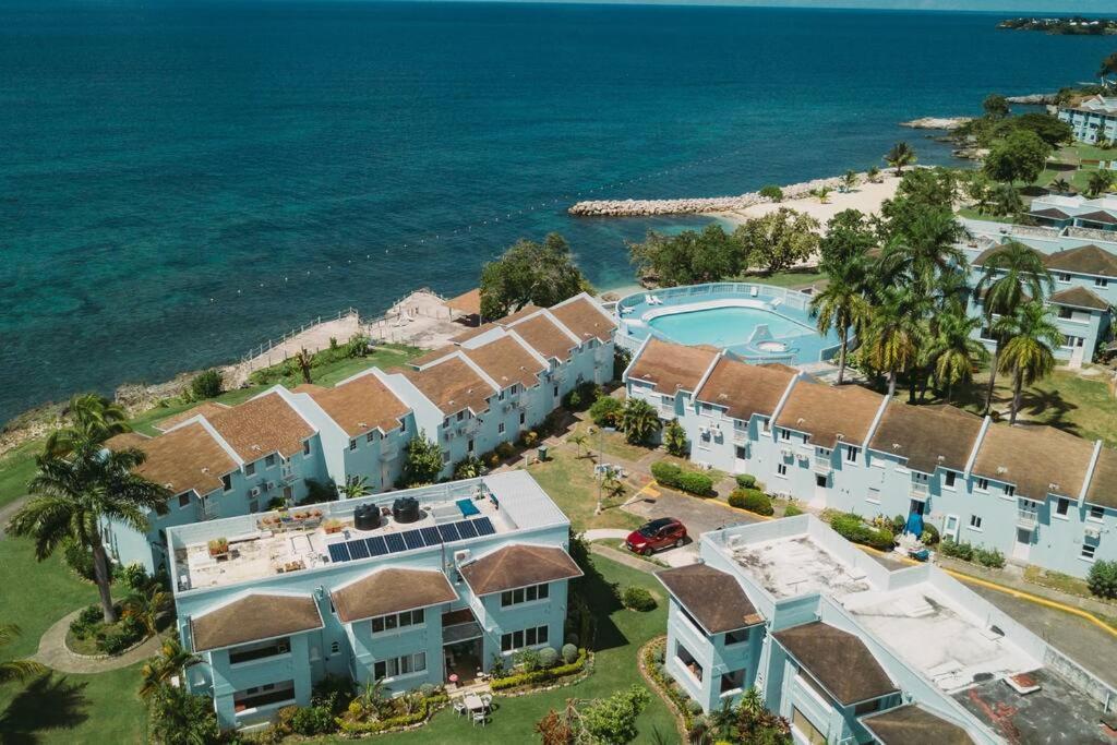 Palm Point - Townhouse Steps From The Beach! Apartment