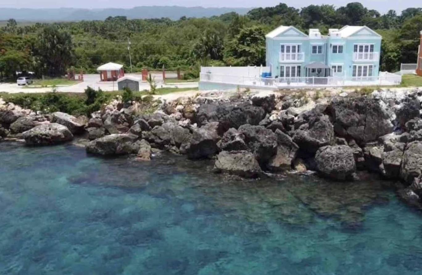 Villa Garden Retreat - 2br Near The Shore *