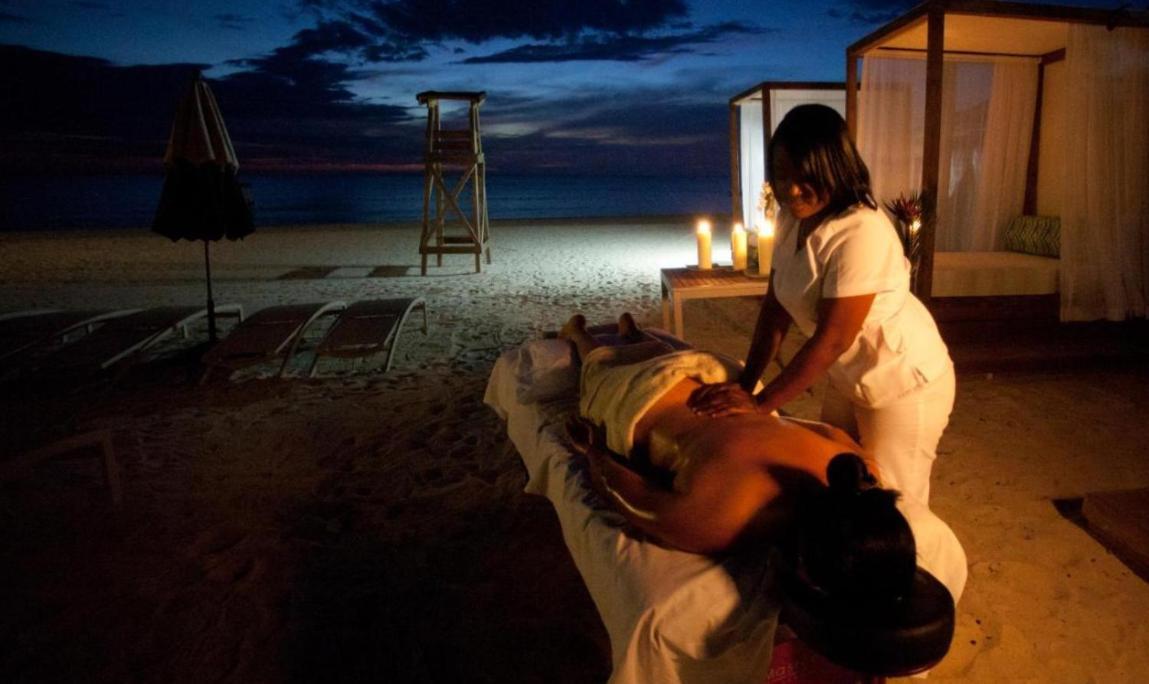Hotel Beachfront Private In 3*