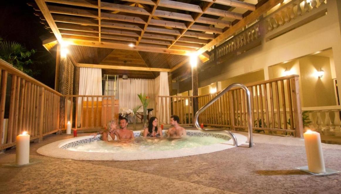 Beachfront Private In 3* Negril