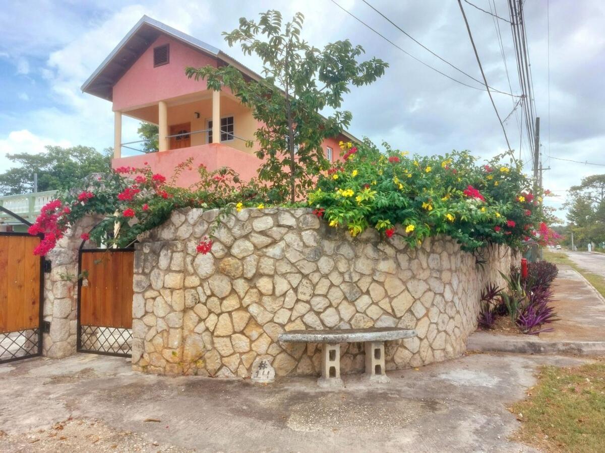 Stoney Gate -cozy With Wifi, Ac And Tv *
