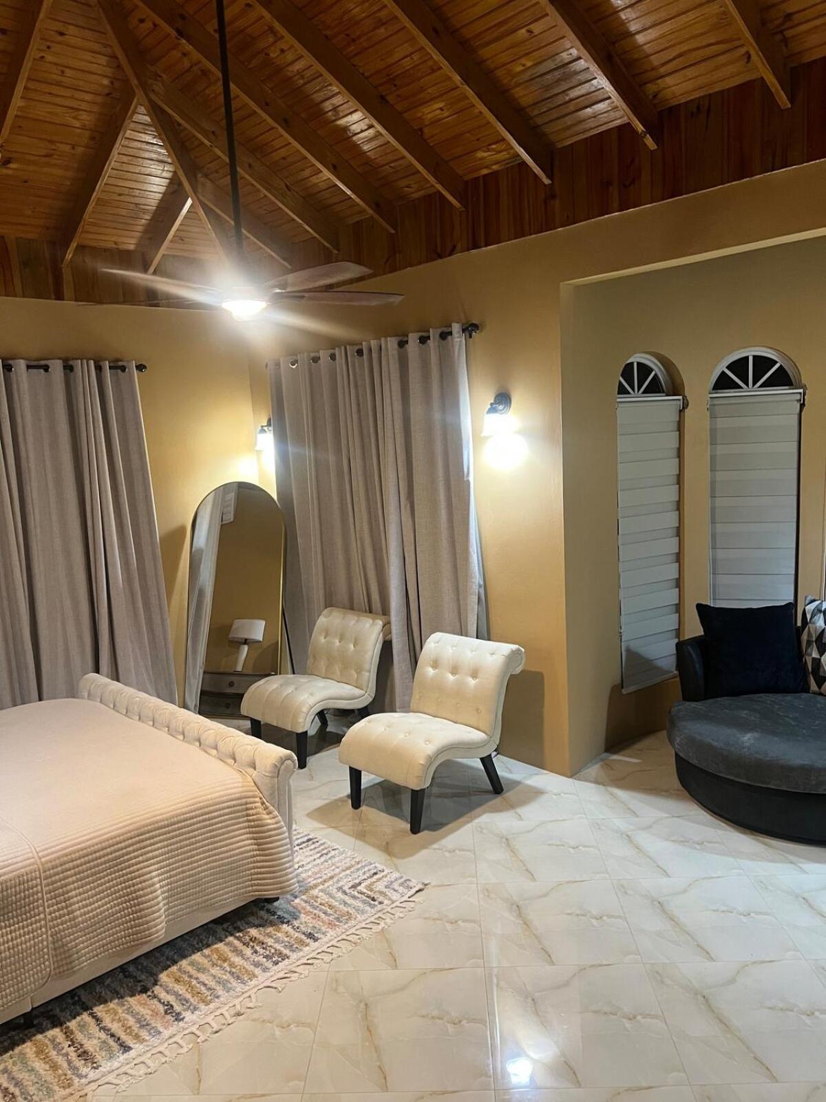 Paradise At 3 Bedroom 2 Bathrooms *