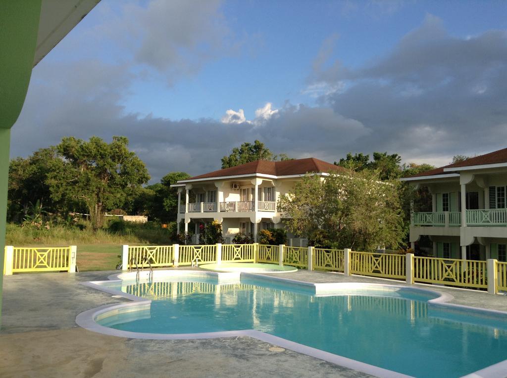 The Royal Hummingbird 3* Negril