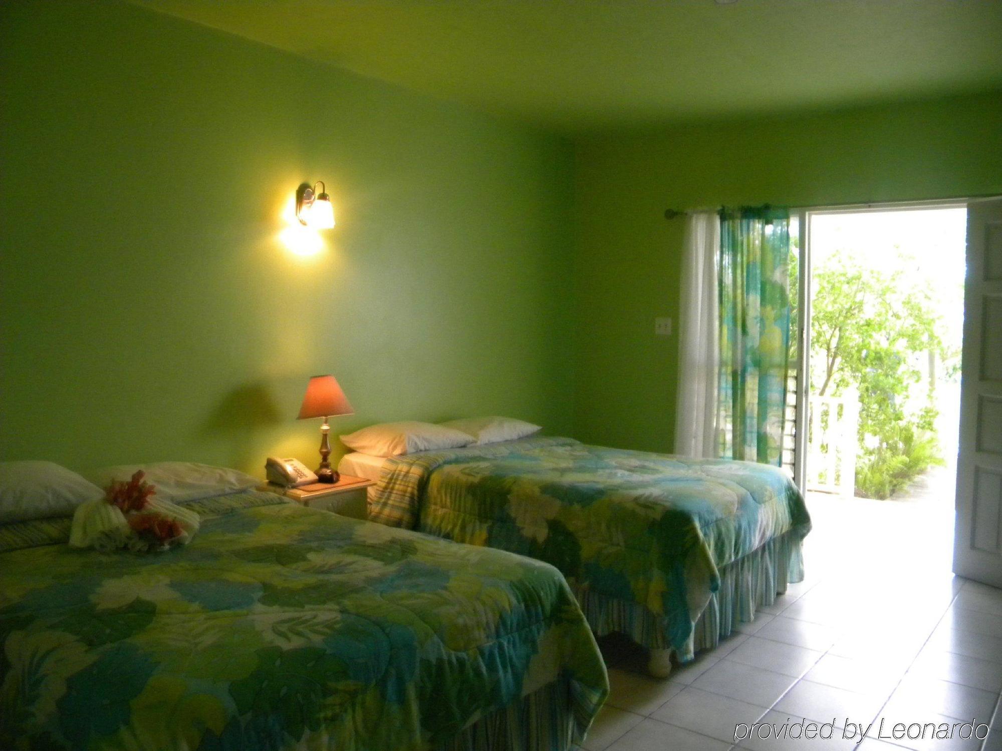 Coral Seas Hotel 2*
