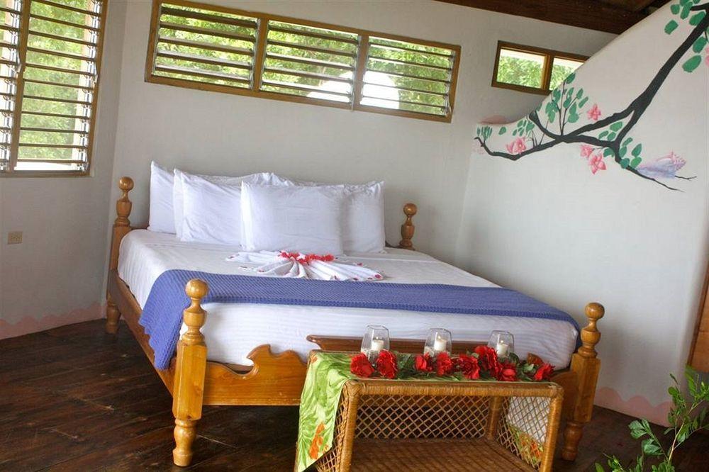 Coral Cove & Hotel