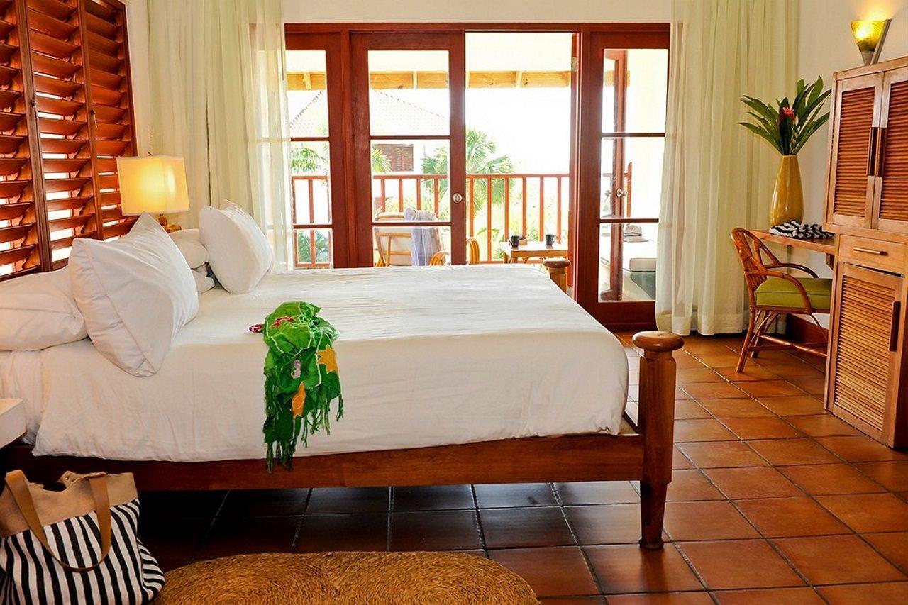 Resort Couples Swept Away (adults Only) 5*