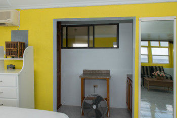 Doc's Place - Adults Only Negril
