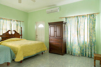 Doc's Place - Adults Only Hotel