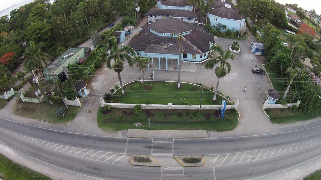 Beachcomber Club Resort 3*