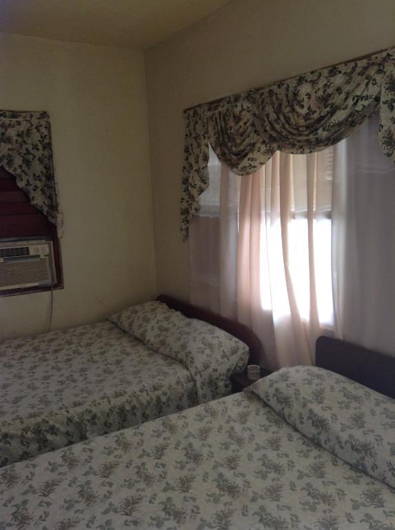 Hotel La Cage 3*