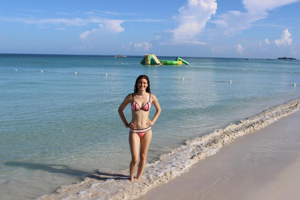 Beachcomber Club Resort 3*
