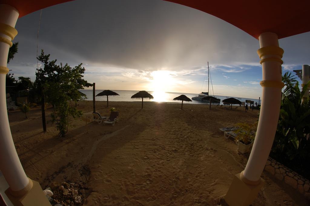 Resort Beachcomber Club 3*