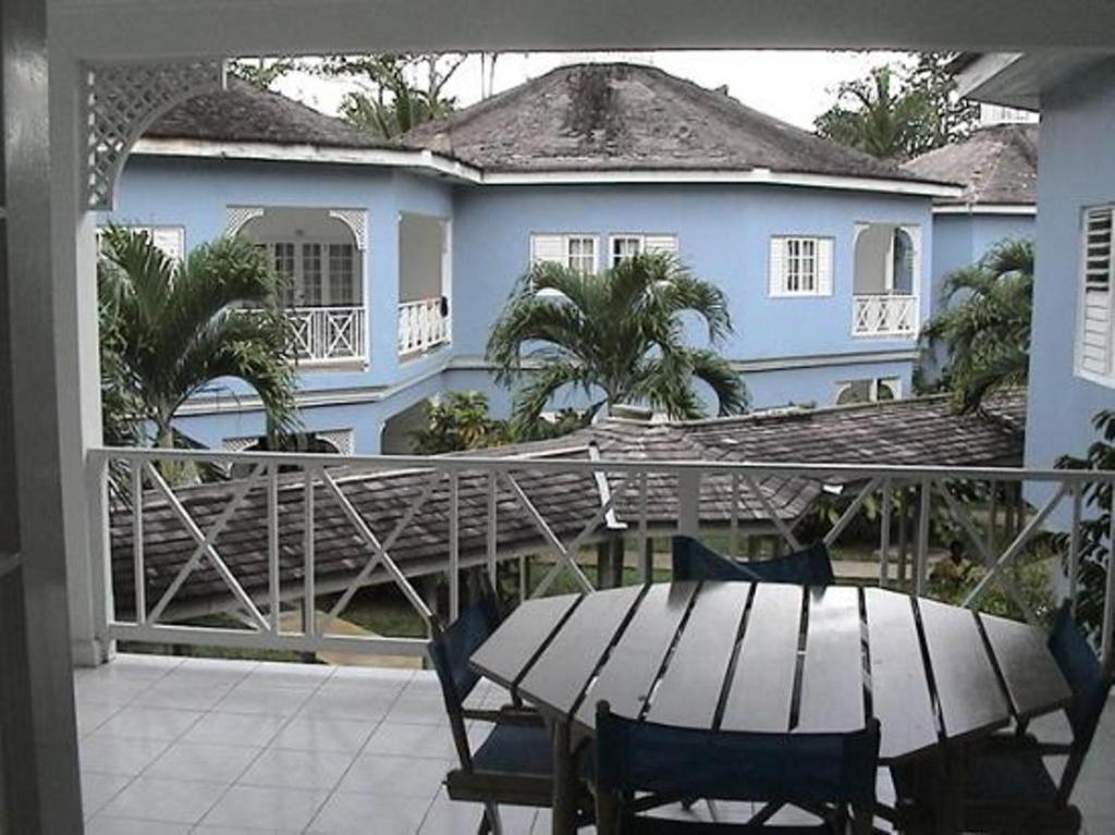Beachcomber Club Resort