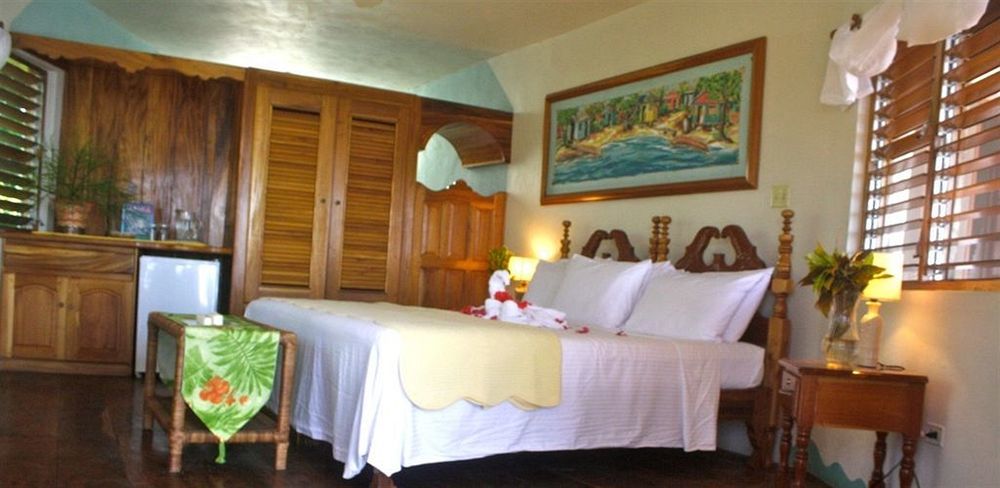 Hotel Coral Cove &