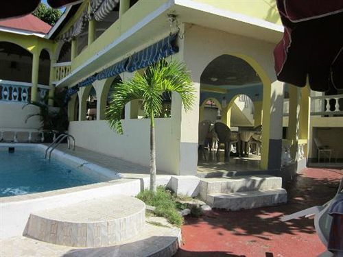 La Cage Hotel