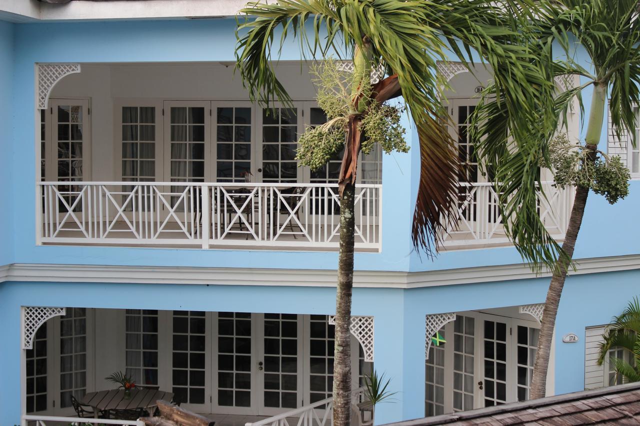 Beachcomber Club Resort 3*