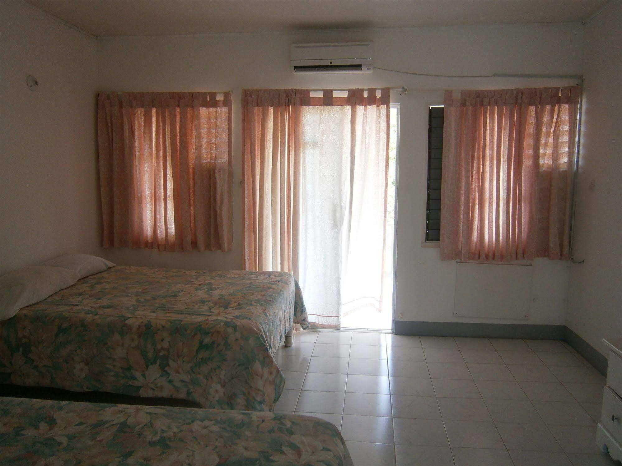 The Royal Hummingbird 3* Negril