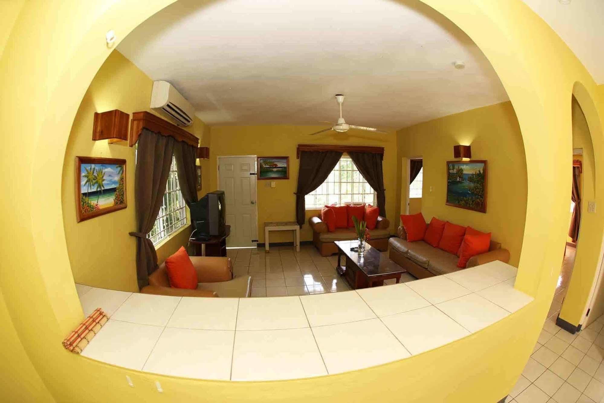 Seastar Inn 4*