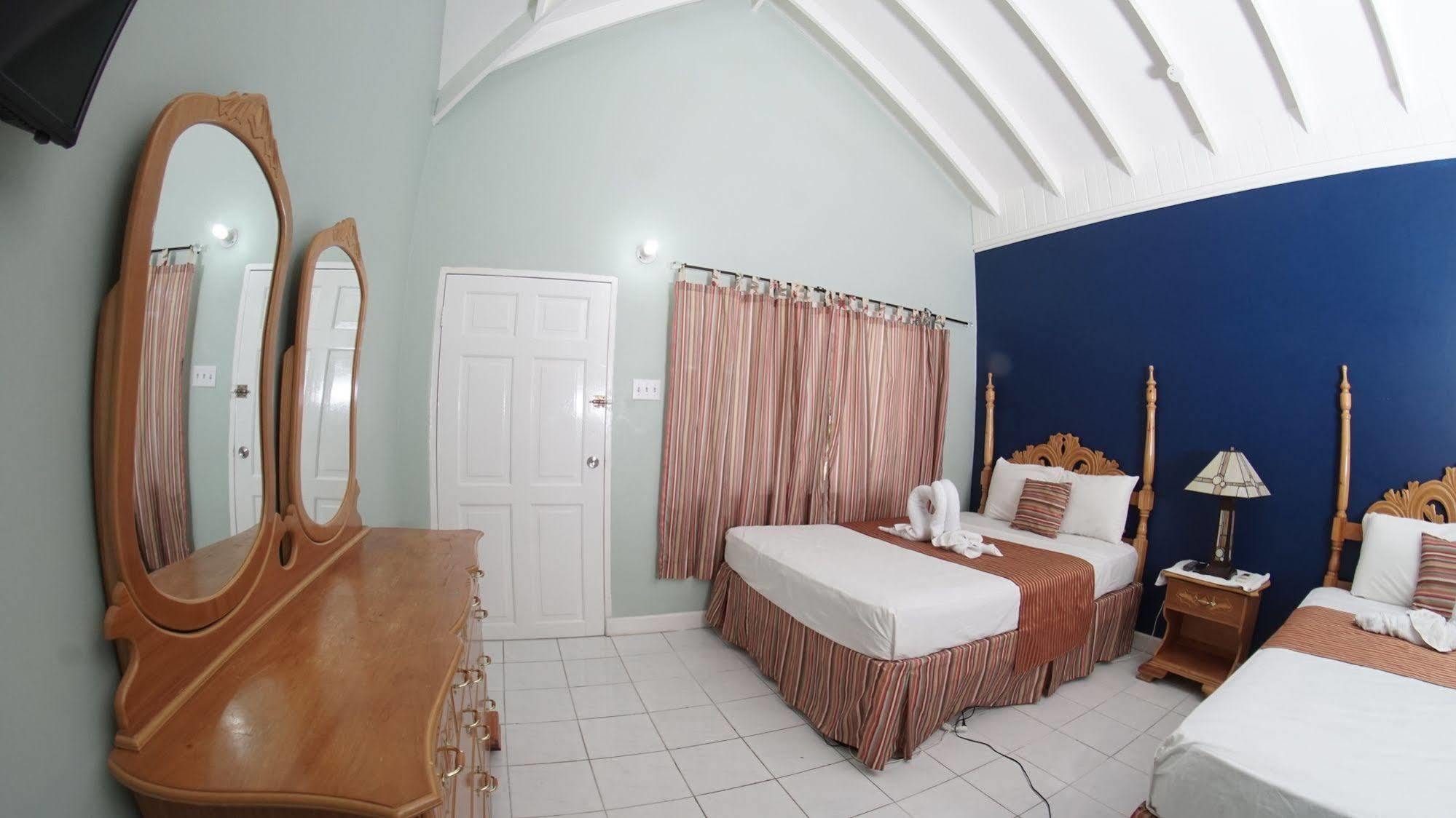 Tamboo Hotel 4*