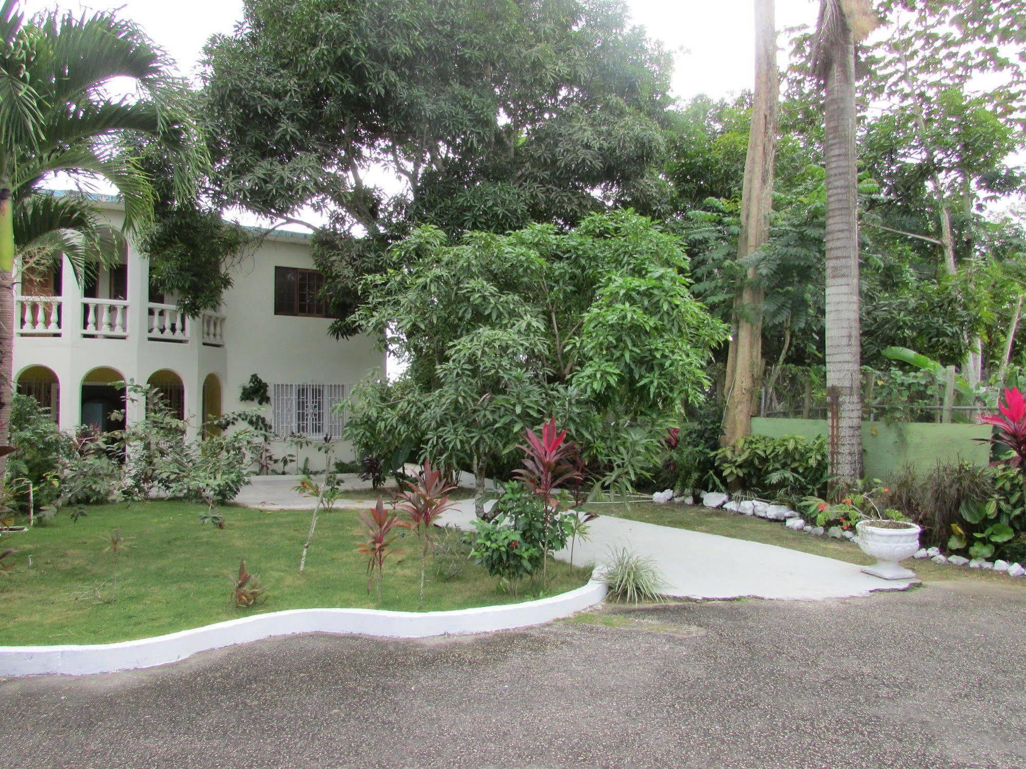 Aparthotel Ocean Wave Villa, 3*