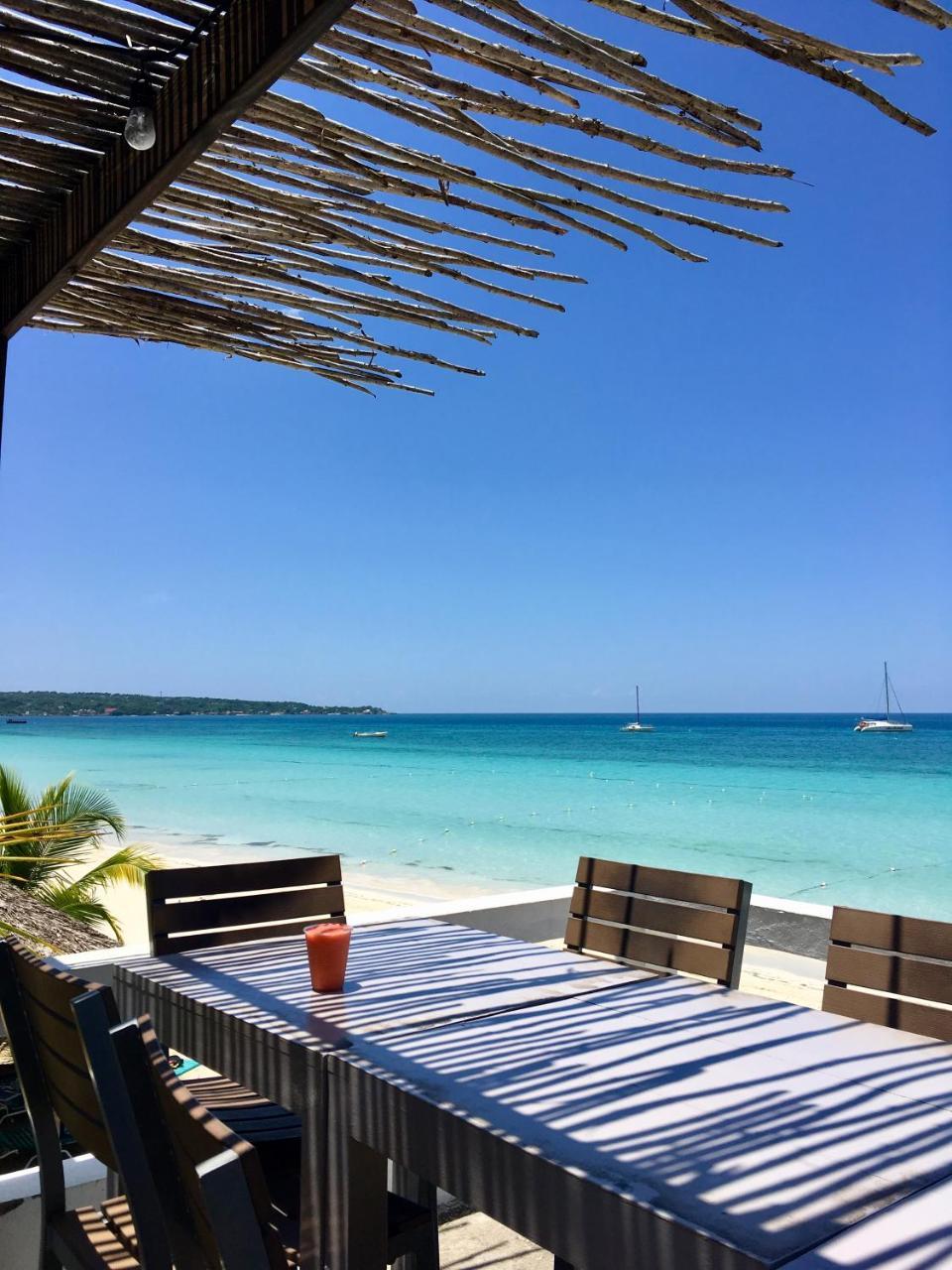 Hotel White Sands 3*