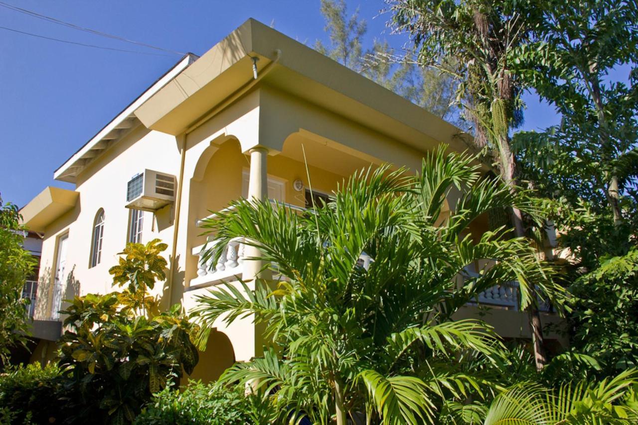 Seastar Inn 4*