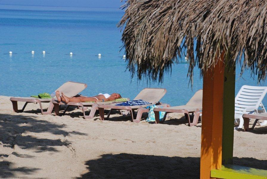 Coral Seas Hotel 2*